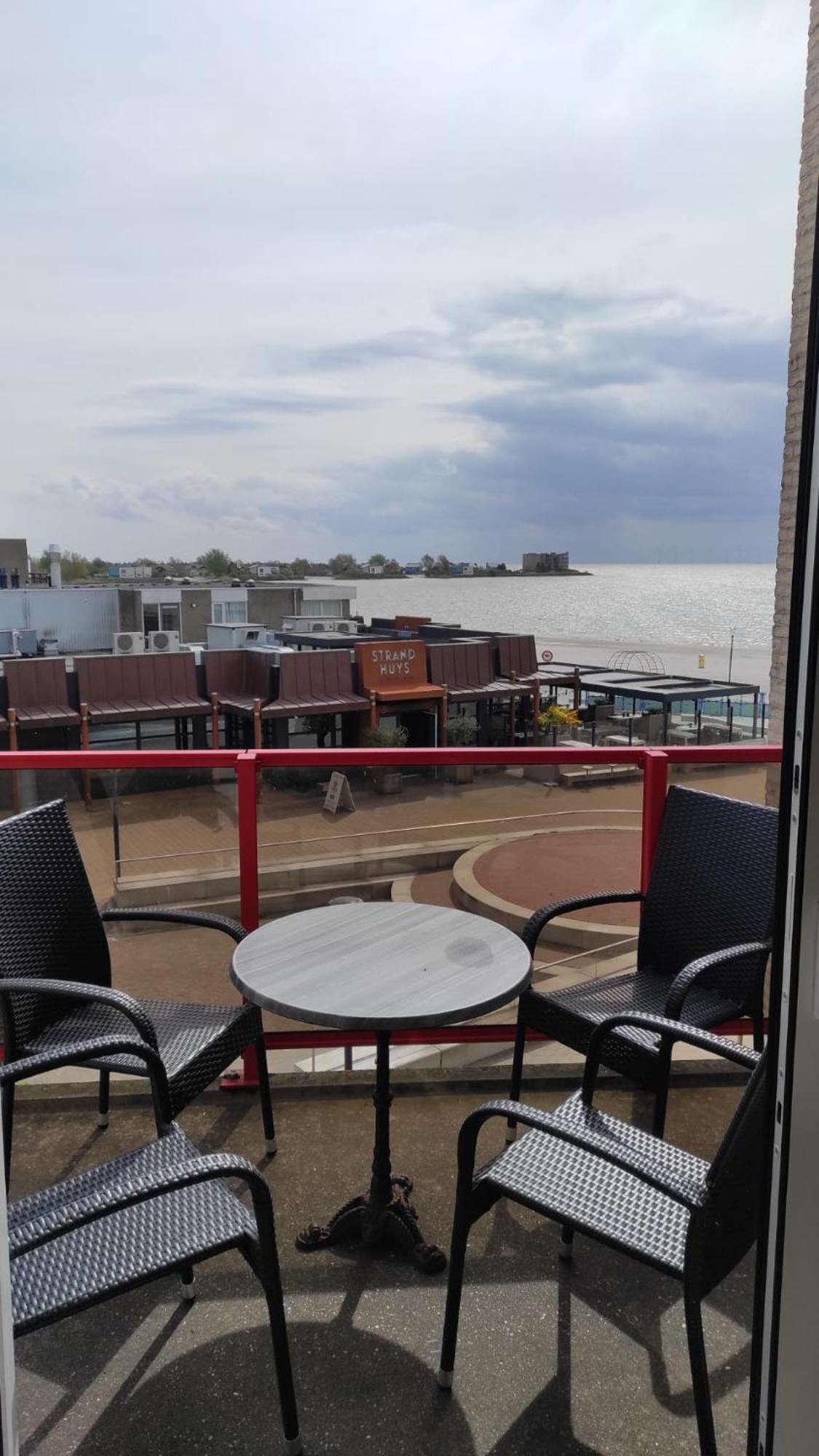 Appartement Ijsselmeer Makkum Strand Exteriör bild